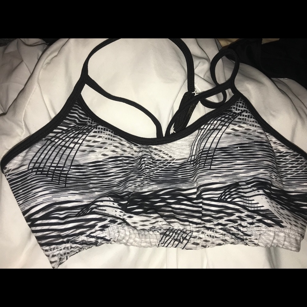 sports bra